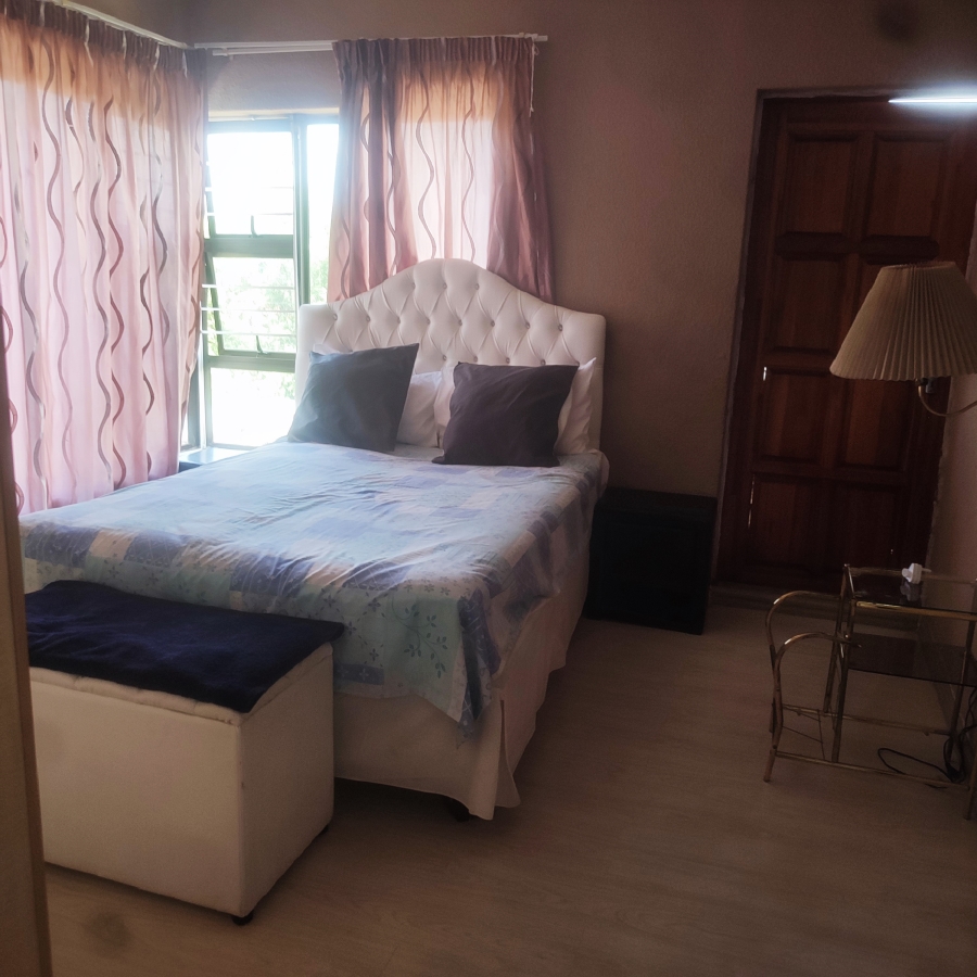 4 Bedroom Property for Sale in Geelhoutpark North West